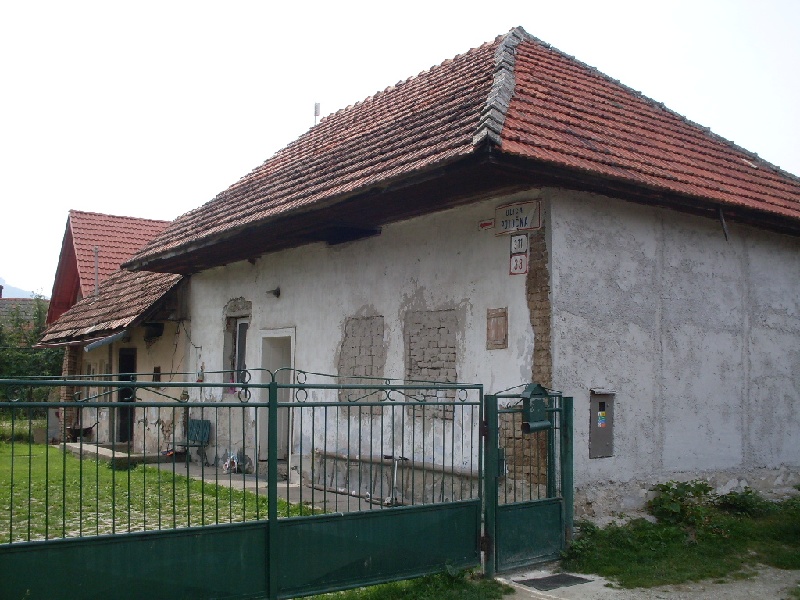 DRAŽBA 08.10.2014 o 10.00 hod., rodinné domy Čereňany, okres Prievidza