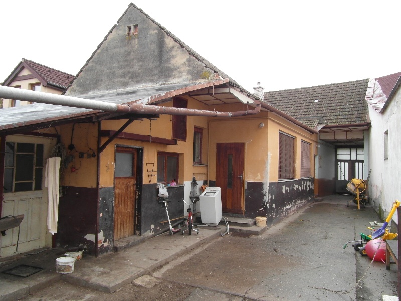 DRAŽBA 20.10.2015 o 10.00 hod., rodinný dom Pobedim, okres Nové Mesto nad Váhom - náhľad