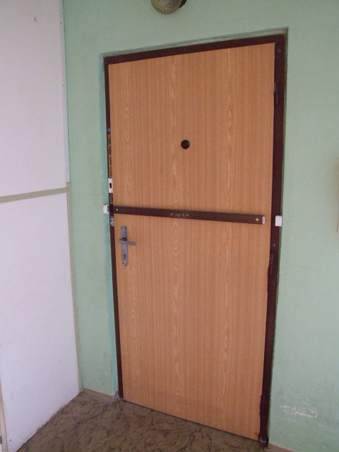 DRAŽBA 12.04.2012 o 11.00 hod., 3 izbový byt v Štúrove - náhľad
