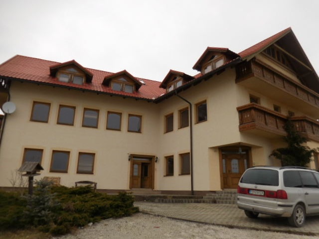 DRAŽBA 21.03.2023 o 10.30 hod., súbor vecí: nehnuteľností spolu s hnuteľnými vecami ako celok Papradno a Podvažie, okres Považská Bystrica - náhľad