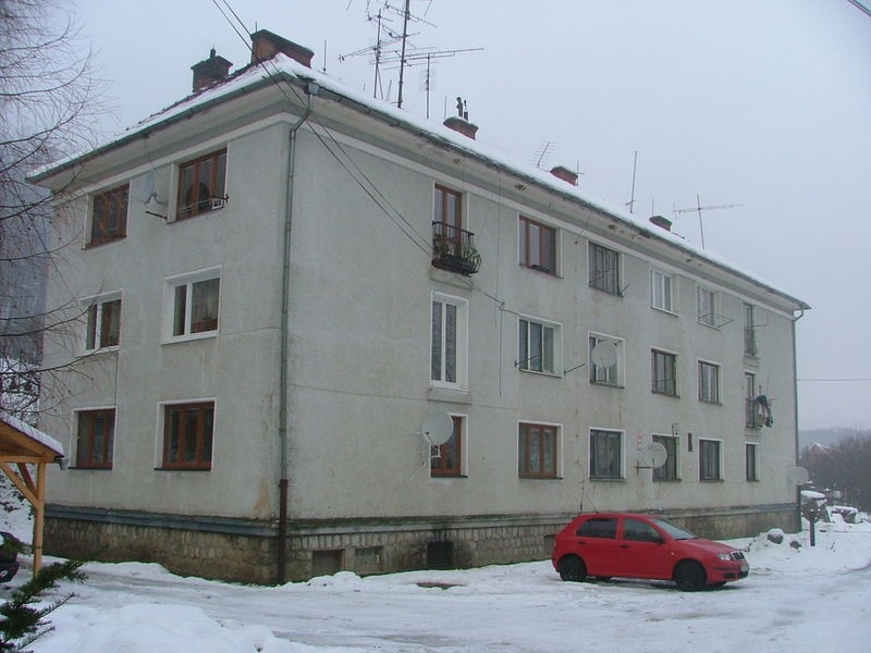 DRAŽBA 04.05.2011 o 09.30 hod., 1 izbový byt v Horných Orešanoch