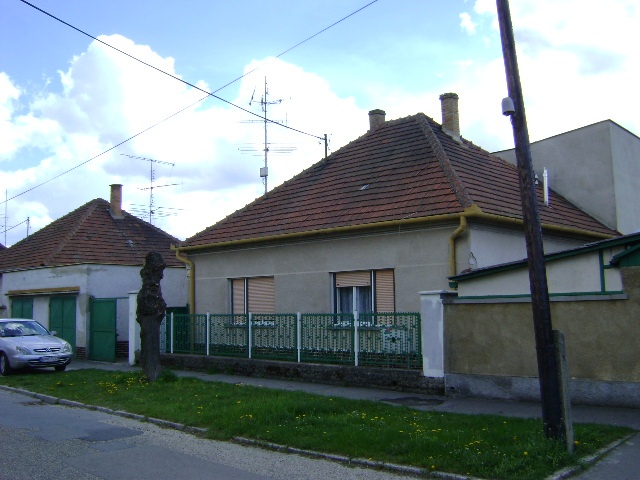 DRAŽBA 12.01.2016 o 11.00 hod., rodinný dom Komárno, okres Komárno - náhľad