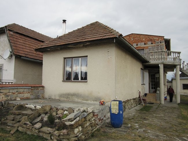 DRAŽBA 01.12.2015 o 10.00 hod., rodinný dom Spišská Teplica, okres Poprad - náhľad