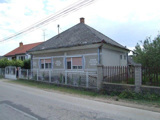 DRAŽBA 09.10.2014 o 10.00 hod., rodinný dom Bátorove Kosihy, okres Komárno
