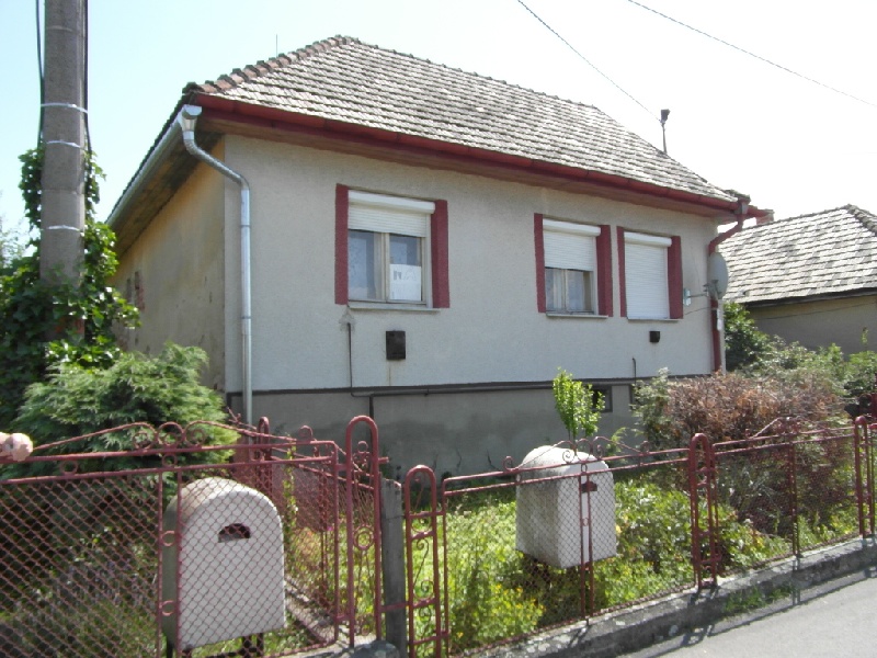 DRAŽBA 15.08.2016 o 14.00 hod. rodinný dom  Veľké Ozorovce, okres Trebišov