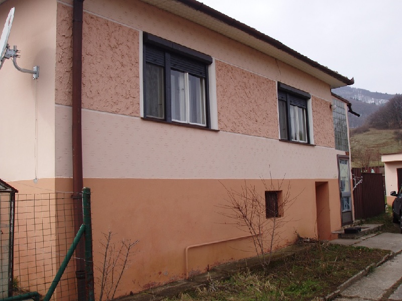 DRAŽBA 07.07.2015 o 13.00 hod., rodinnýdom, hospodárska budova, garáž Drietoma, okres Trenčín - náhľad