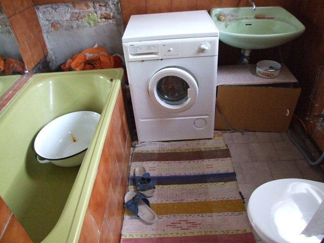 DRAŽBA 16.05.2012 o 10.00 hod., rodinný dom v Bartošovej Lehôtke - náhľad