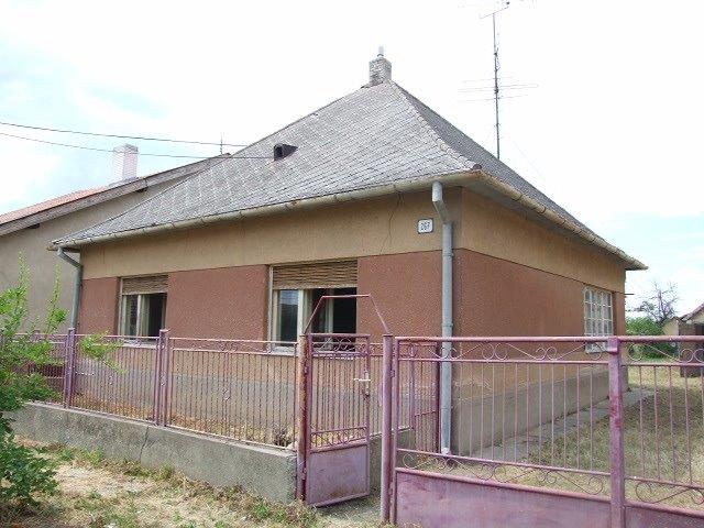 DRAŽBA 07.10.2014 o 10.00 hod., rodinný dom Moča, okres Komárno