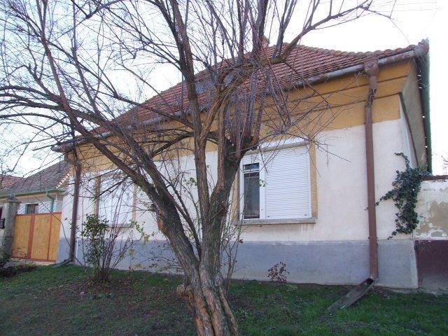 UPUSTENE!!! DRAŽBA 13.01.2016 o 10.00 hod., rodinný dom Trstice, okres Galanta - náhľad