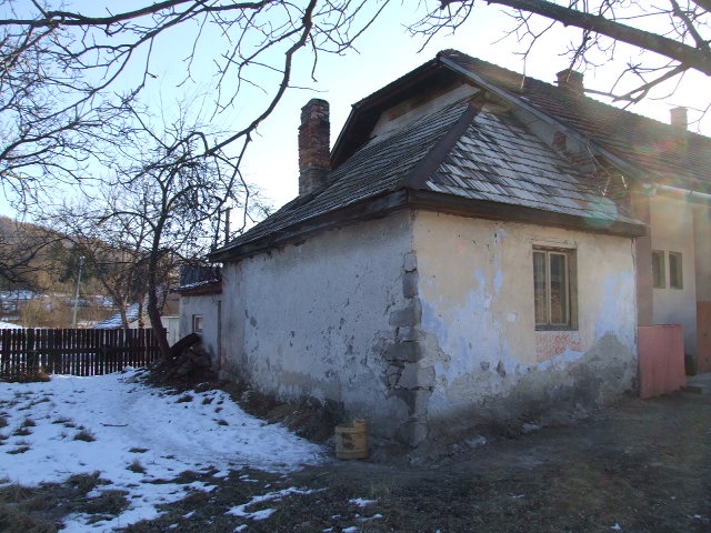 DRAŽBA 28.03.2012 o 09.30 hod., rodinný dom v Ľuboreči - náhľad