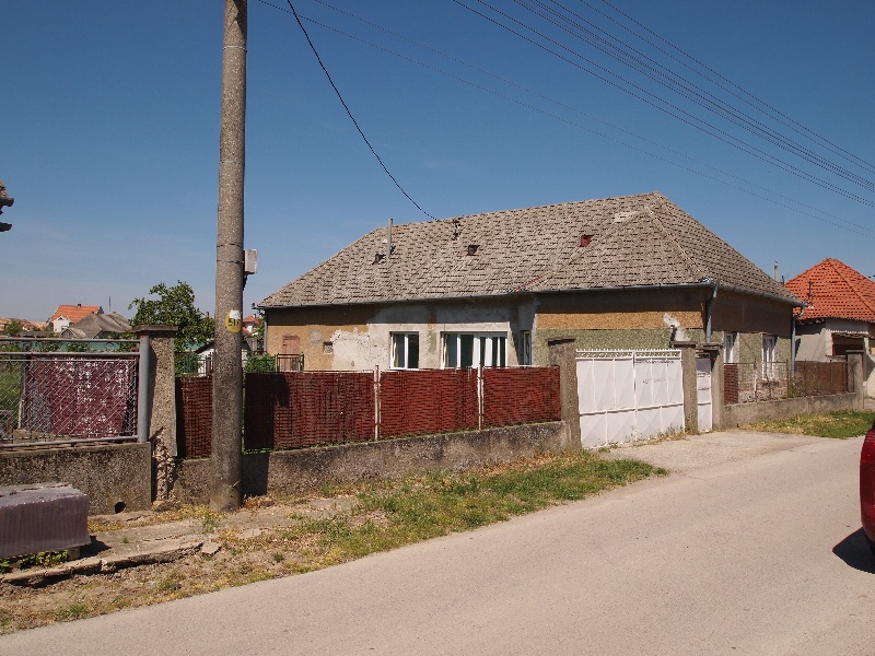 DRAŽBA 06.07.2015 o 13.00 hod., rodinný dom Vlčany, okres Šaľa - náhľad