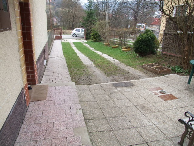 DRAŽBA 17.01.2012 o 11.00 hod., rodinný dom vo Veľkom Rovnom - náhľad