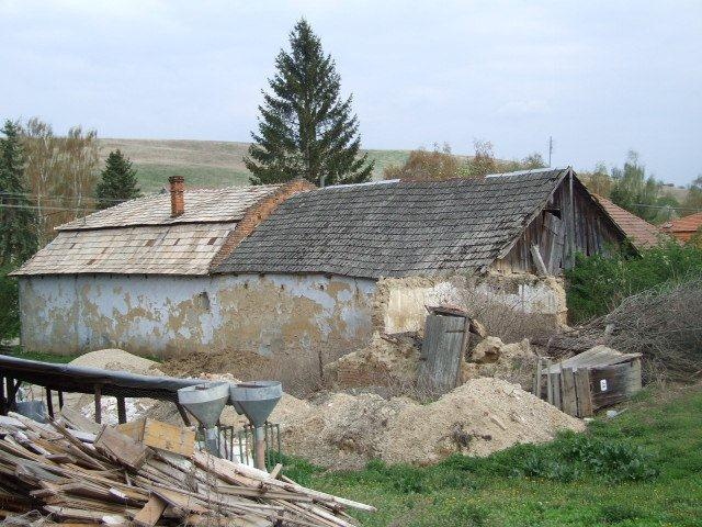 DRAŽBA 13.09.2012 o 11.00 hod., rodinný dom v Šarkani - náhľad