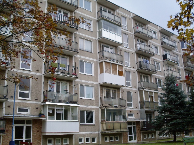 UPUSTENÉ!!!!!!!!!!!!!!!!DRAŽBA 12.01.2012 o 11.00 hod., 4 izbový byt v Dubnici nad Váhom