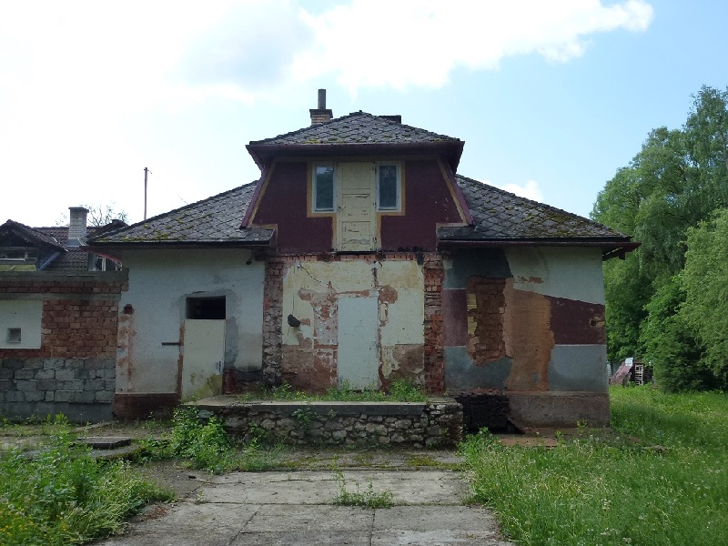 DRAŽBA 10.11.2015 o 13.00 hod., rodinný dom Slavec, okres Rožňava - náhľad