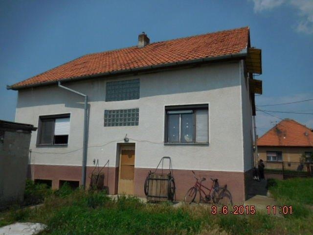 DRAŽBA 21.09.2015 o 11.00 hod., rodinný dom Moča, okres Komárno - náhľad