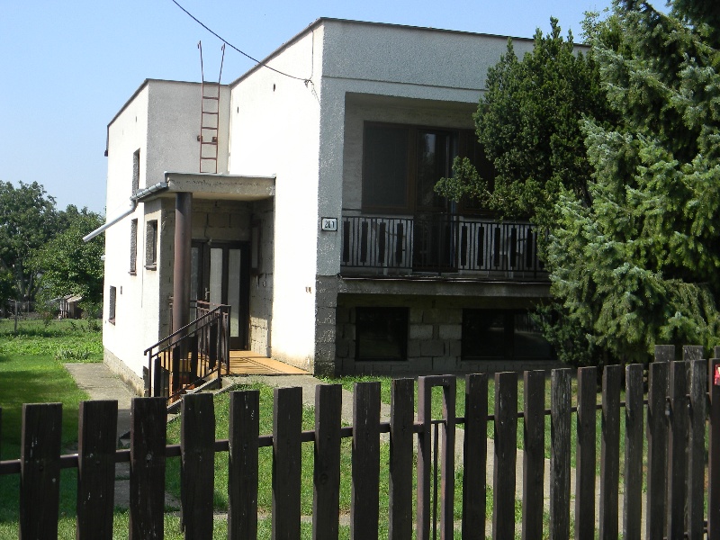 DRAŽBA 19.09.2014 o 10.00 hod., rodinný dom Cabaj-Čápor, okres Nitra