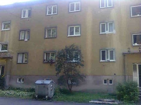DRAŽBA 19.11.2015 o 10.00 hod., 2 izbový byt Vyhne, okres Žiar nad Hronom