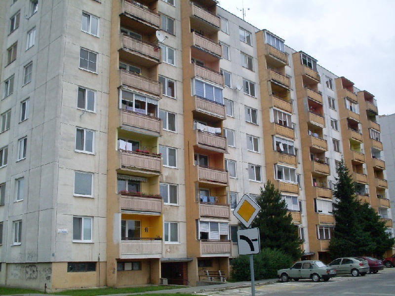 UPUSTENÉ!!!! DRAŽBA 10.10.2012 o 11.00 hod., 3 izbový byt v Senici
