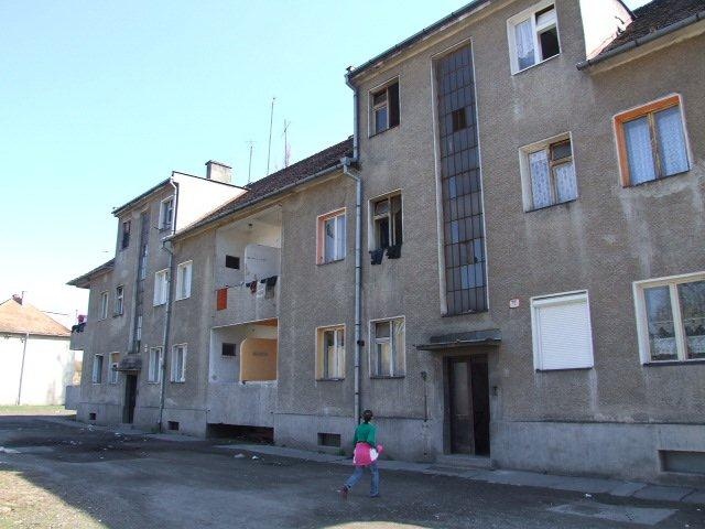 DRAŽBA 13.08.2012 o 10.30 hod., 2 izbový byt vo Fiľakove