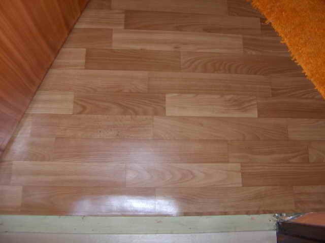 DRAŽBA 12.12.2011 o 11.00 hod., 3 izbový byt vo Vranove nad Topľou - náhľad