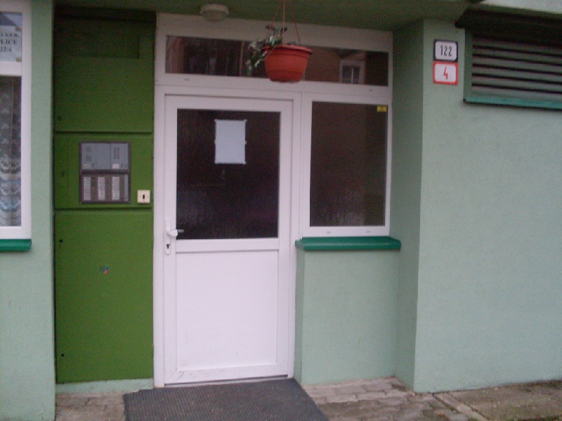 DRAŽBA 27.02.2012 o 10.00 hod., 3 izbový byt v Trenčianskych Tepliciach - náhľad