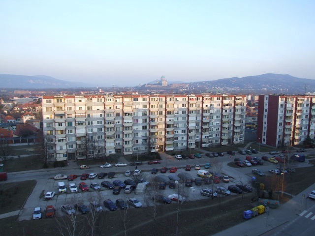 DRAŽBA 12.04.2012 o 11.00 hod., 3 izbový byt v Štúrove - náhľad